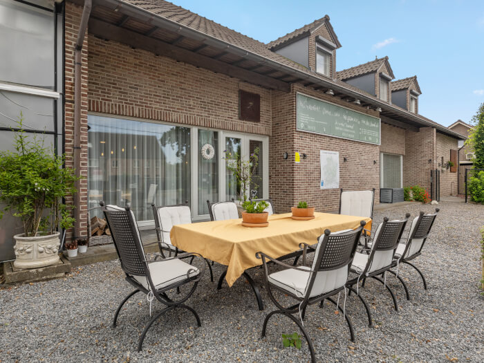 Vakantiehuis in Geistingen (Belgisch Limburg) voor 12 personen met 5 slaapkamers.