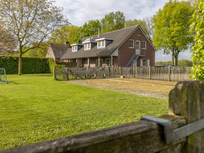 Vakantiehuis in Hooge Mierde (Noord-Brabant) voor 18 personen met 5 slaapkamers.
