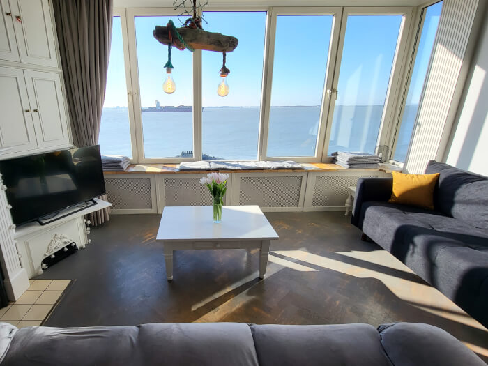 Vakantiehuis in Vlissingen (Zeeland) voor 15 personen met 5 slaapkamers.