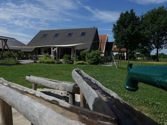 Vakantiehuis in Vledderveen (Drenthe) voor 12 personen met 6 slaapkamers.