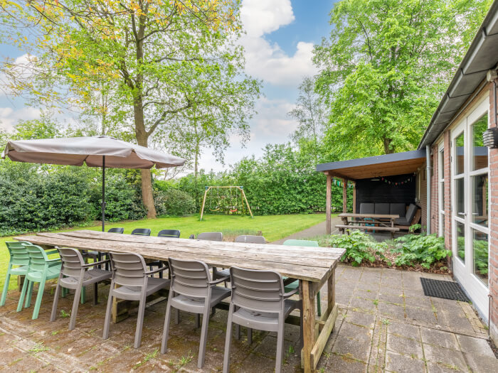 Vakantiehuis in Zorgvlied (Drenthe) voor 12 personen met 4 slaapkamers.