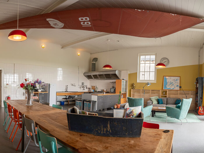 Vakantiehuis in Elahuizen (Friesland) voor 13 personen met 8 slaapkamers.
