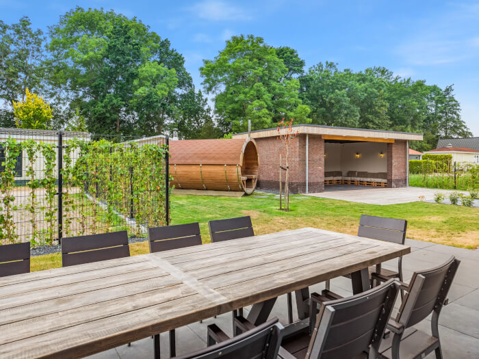 Vakantiehuis in Hensbroek (Noord-Holland) voor 20 personen met 5 slaapkamers.