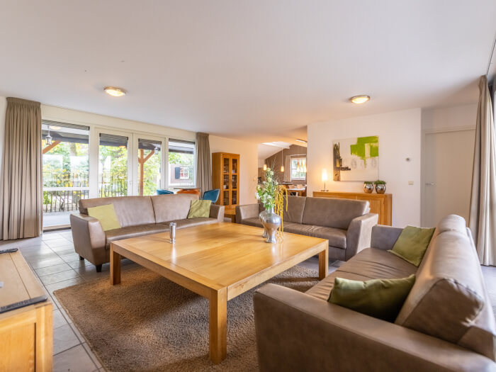 Vakantiehuis in Overloon (Noord-Brabant) voor 12 personen met 6 slaapkamers.