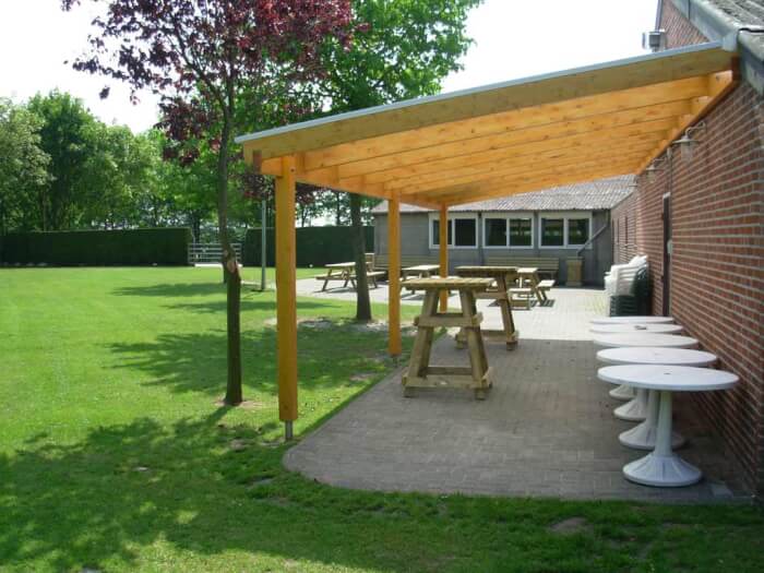 Vakantiehuis in Hunsel (Limburg) voor 60 personen met 4 slaapkamers.