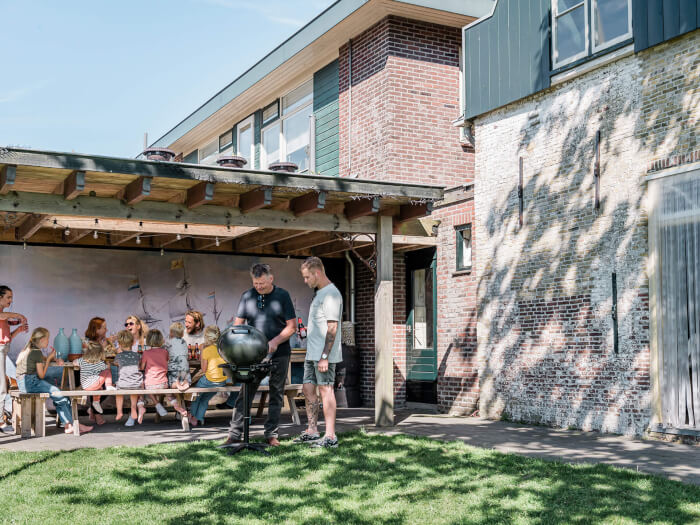 Vakantiehuis in Sint Maartensbrug (Noord-Holland) voor 12 personen met 3 slaapkamers.