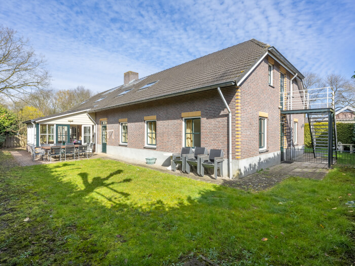 Vakantiehuis in Ravenstein (Noord-Brabant) voor 20 personen met 8 slaapkamers.