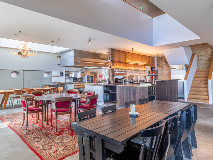 Vakantiehuis in Woudsend (Friesland) voor 16 personen met 6 slaapkamers.