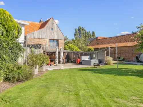 Historisch pand met bar, sauna en bubbelbad