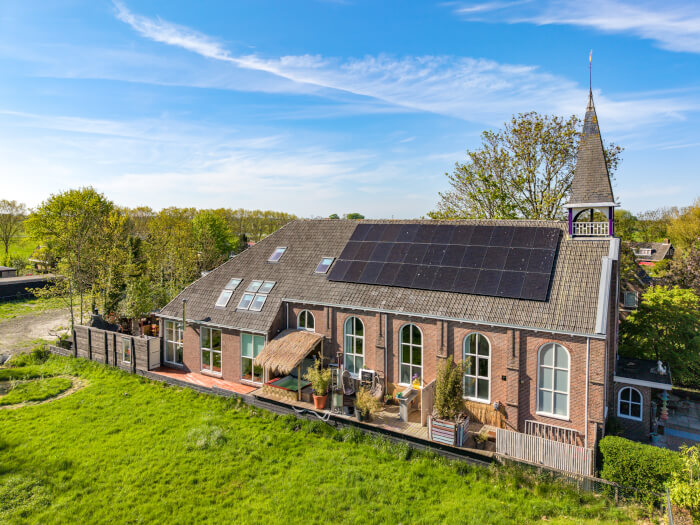 Vakantiehuis in Boksum (Friesland) voor 24 personen met 10 slaapkamers.