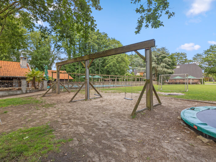 Vakantiehuis in Balkbrug (Overijssel) voor 56 personen met 8 slaapkamers.