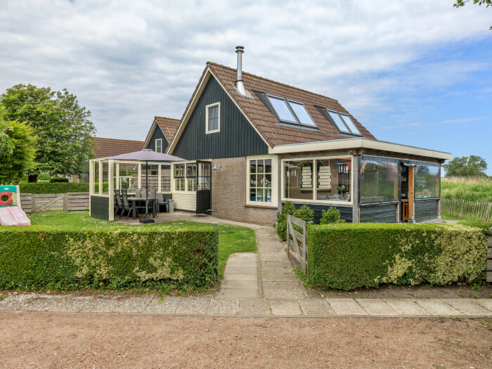 Vakantiehuis in Oudesluis (Noord-Holland) voor 10 personen met 4 slaapkamers.