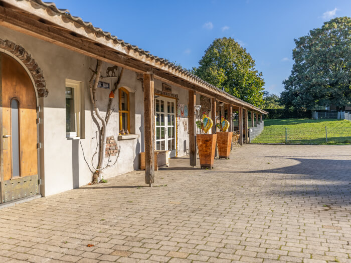 Vakantiehuis in Groeningen (Noord-Brabant) voor 20 personen met 8 slaapkamers.