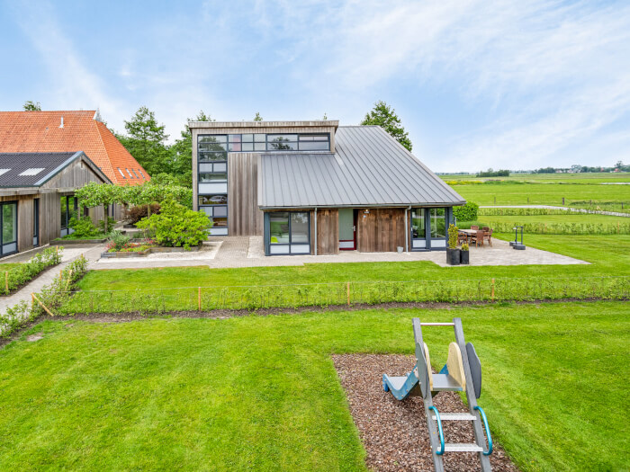 Vakantiehuis in Snikzwaag (Friesland) voor 18 personen met 9 slaapkamers.