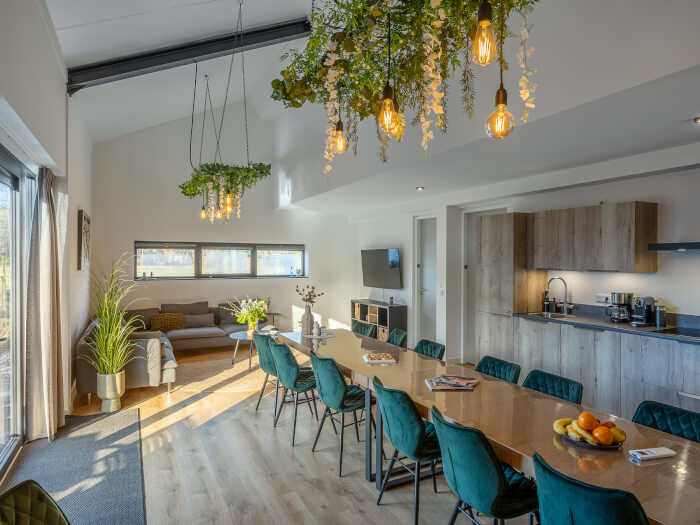 Vakantiehuis in Lieren (Gelderland) voor 18 personen met 5 slaapkamers.