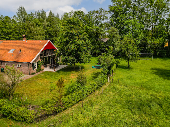 Vakantiehuis in Lievelde (Gelderland) voor 12 personen met 5 slaapkamers.