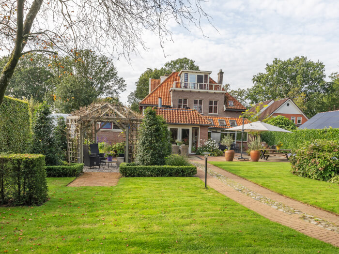 Vakantiehuis in Diever (Drenthe) voor 16 personen met 8 slaapkamers.