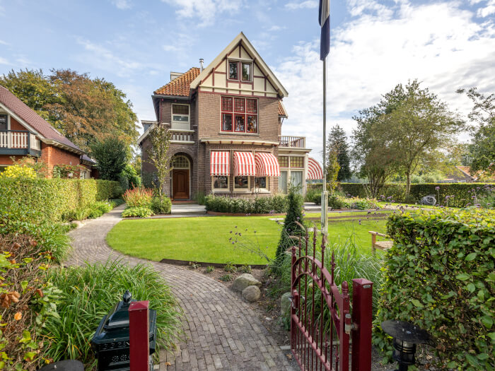 Vakantiehuis in Diever (Drenthe) voor 16 personen met 8 slaapkamers.