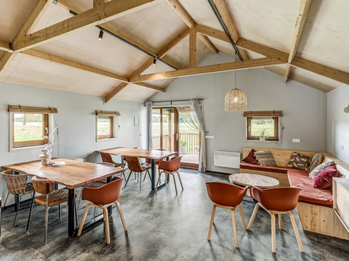 Vakantiehuis in Ruinerwold (Drenthe) voor 16 personen met 8 slaapkamers.