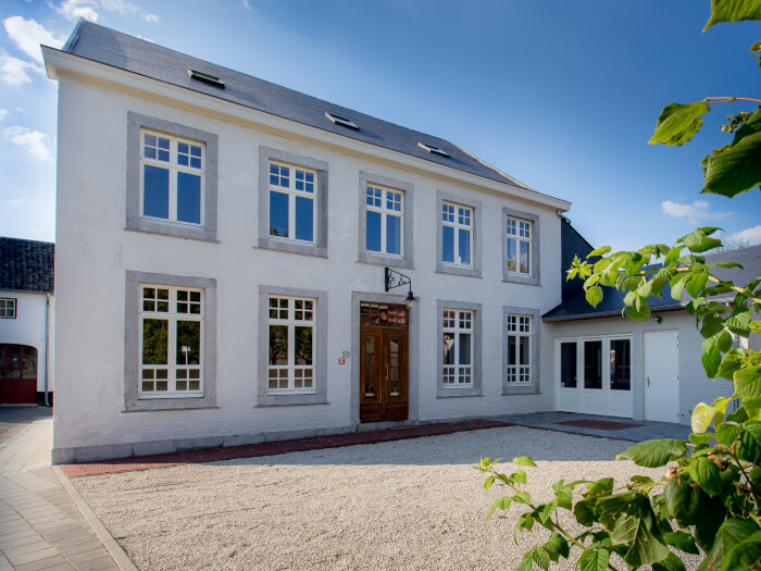 Vakantiehuis in Teuven (Belgisch Limburg) voor 30 personen met 12 slaapkamers.