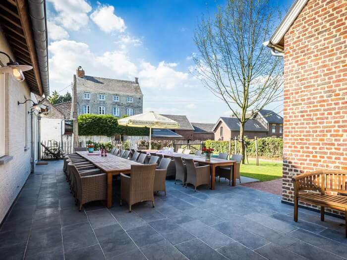 Vakantiehuis in Teuven (Belgisch Limburg) voor 30 personen met 12 slaapkamers.