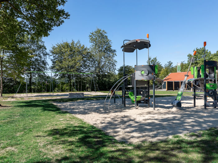 Vakantiehuis in Appelscha (Friesland) voor 50 personen met 9 slaapkamers.