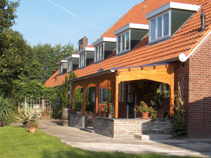 Vakantiehuis in Slootdorp (Noord-Holland) voor 23 personen met 8 slaapkamers.