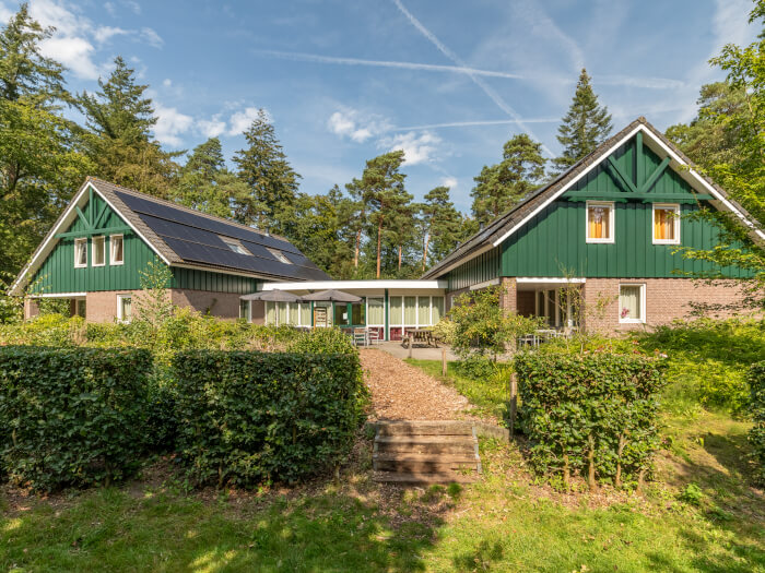 Vakantiehuis in Ommen (Overijssel) voor 28 personen met 14 slaapkamers.
