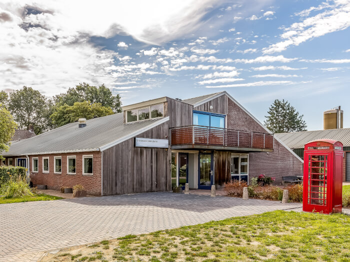 Vakantiehuis in Vollenhove (Overijssel) voor 22 personen met 10 slaapkamers.