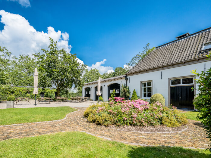 Vakantiehuis in Oijen (Noord-Brabant) voor 62 personen met 25 slaapkamers.