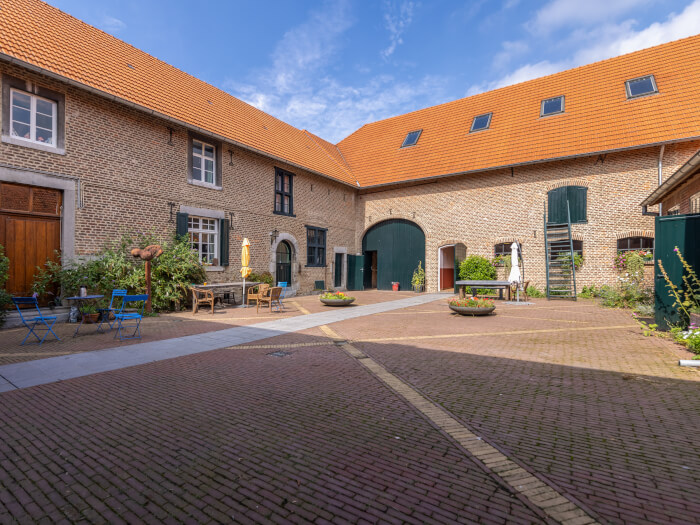 Vakantiehuis in Noorbeek (Limburg) voor 70 personen met 5 slaapkamers.