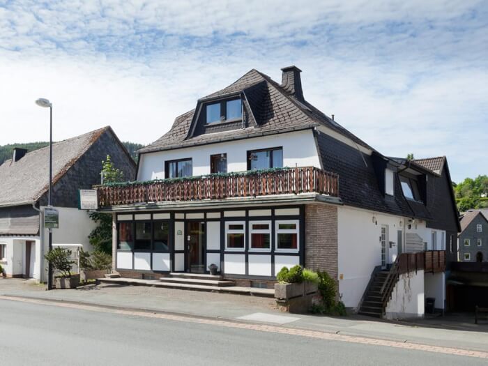 Vakantiehuis in Winterberg (Noordrijn-Westfalen) voor 16 personen met 8 slaapkamers.