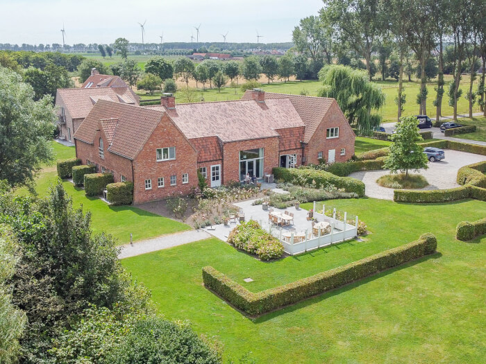 Vakantiehuis in Knokke (Zeeland) voor 40 personen met 18 slaapkamers.