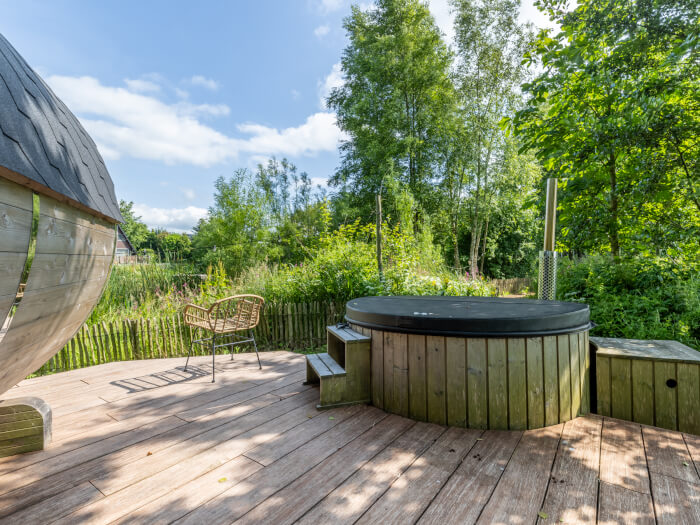 Vakantiehuis in Twijzelerheide (Friesland) voor 20 personen met 10 slaapkamers.