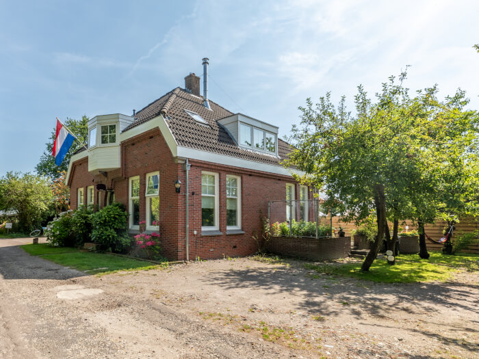 Vakantiehuis in Zoutkamp (Groningen) voor 10 personen met 5 slaapkamers.