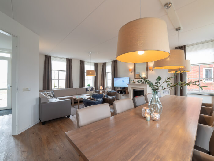 Vakantiehuis in Colijnsplaat (Zeeland) voor 20 personen met 10 slaapkamers.