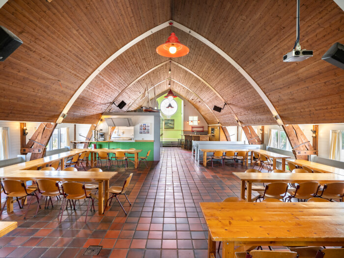 Vakantiehuis in Idskenhuizen (Friesland) voor 30 personen met 11 slaapkamers.