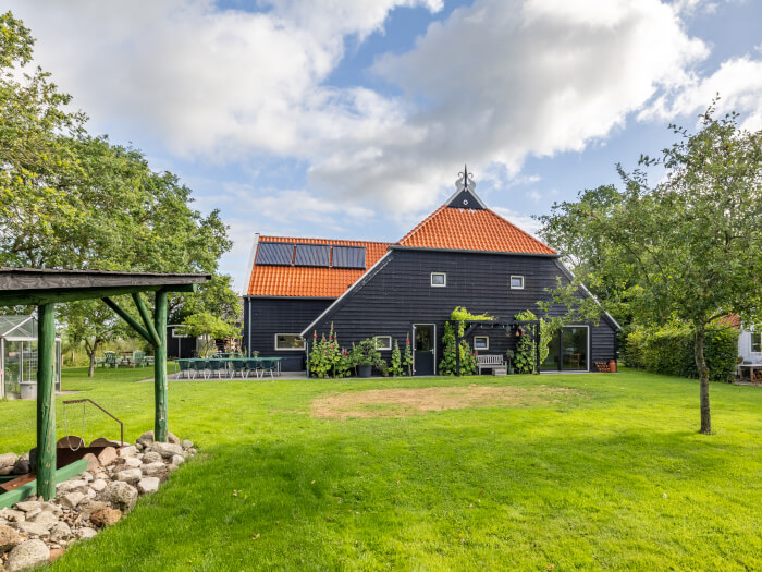 Vakantiehuis in Zuidvelde (Drenthe) voor 20 personen met 10 slaapkamers.