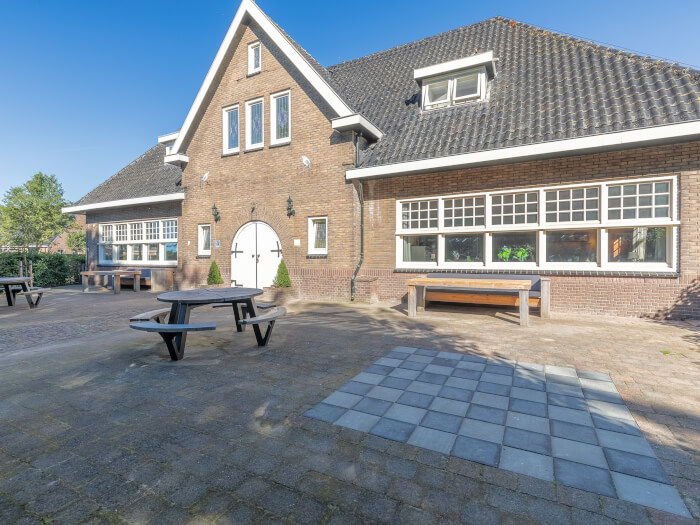 Vakantiehuis in Dwingeloo (Drenthe) voor 20 personen met 8 slaapkamers.