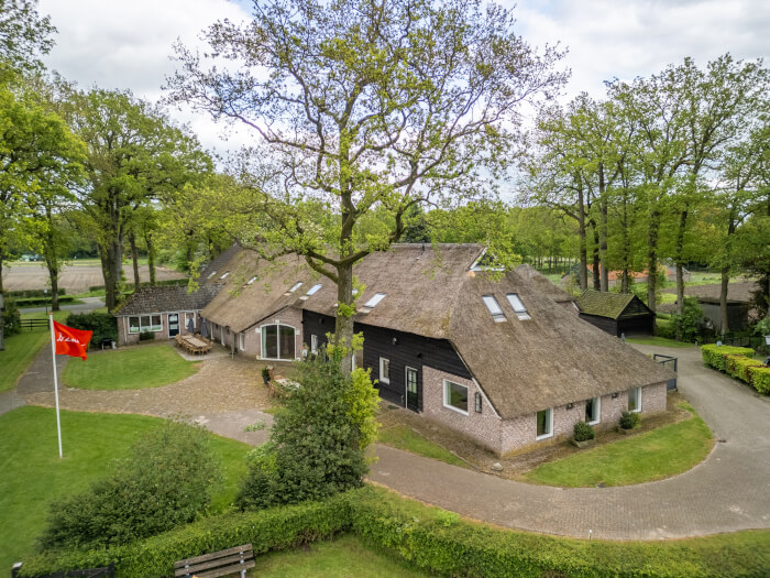 Vakantiehuis in Zuidwolde (Drenthe) voor 44 personen met 19 slaapkamers.