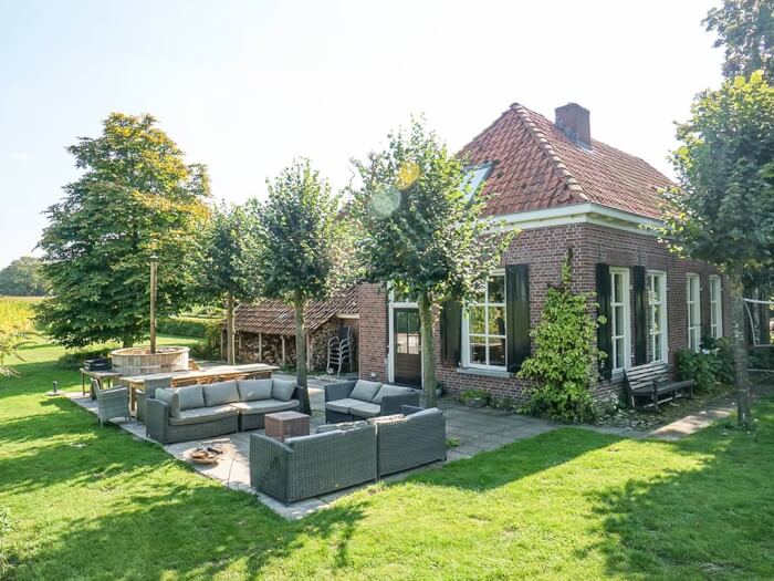 Vakantiehuis in Winterswijk (Gelderland) voor 12 personen met 7 slaapkamers.