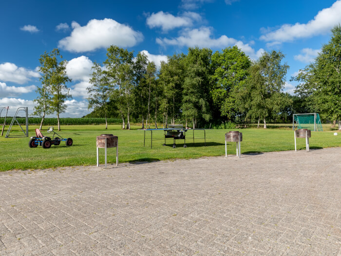 Vakantiehuis in Zwiggelte (Drenthe) voor 20 personen met 2 slaapkamers.