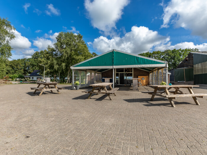 Vakantiehuis in Zwiggelte (Drenthe) voor 20 personen met 2 slaapkamers.