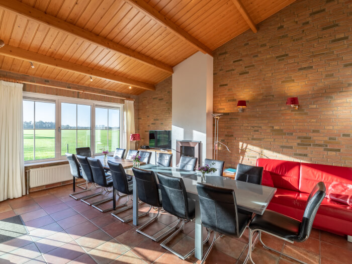 Vakantiehuis in Didam (Gelderland) voor 16 personen met 6 slaapkamers.