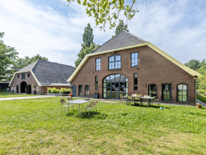 Vakantiehuis in Ambt Delden (Overijssel) voor 24 personen met 8 slaapkamers.