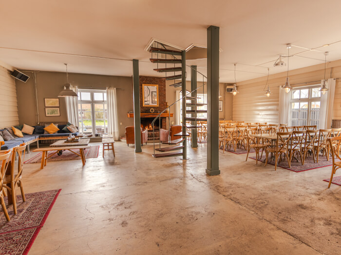 Vakantiehuis in Elahuizen (Friesland) voor 35 personen met 16 slaapkamers.
