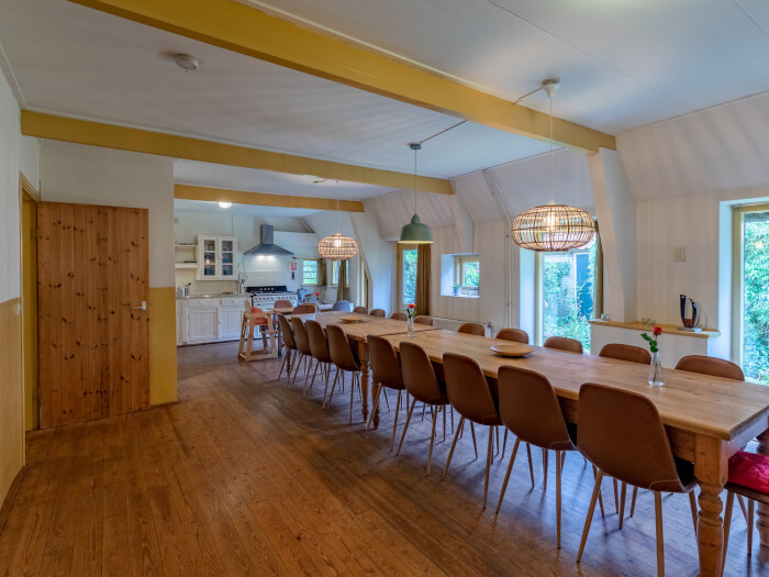 Vakantiehuis in Wapse (Drenthe) voor 24 personen met 9 slaapkamers.