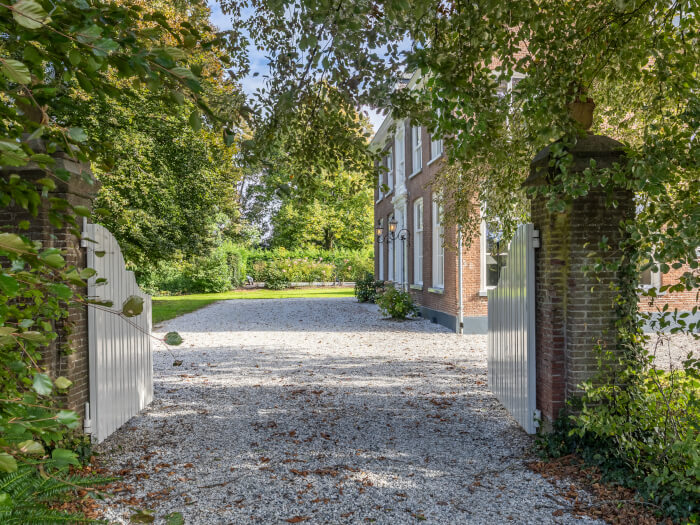 Vakantiehuis in Kerk Avezaath (Gelderland) voor 22 personen met 11 slaapkamers.
