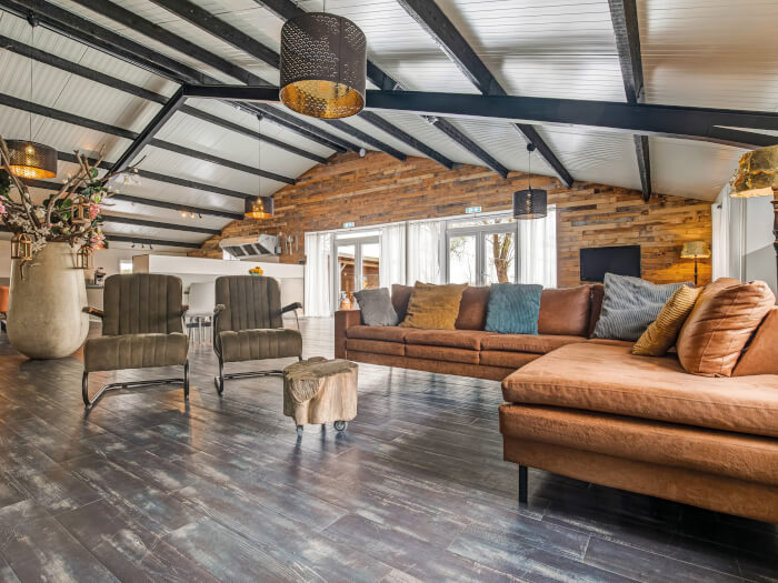 Vakantiehuis in Oosterblokker (Noord-Holland) voor 34 personen met 14 slaapkamers.
