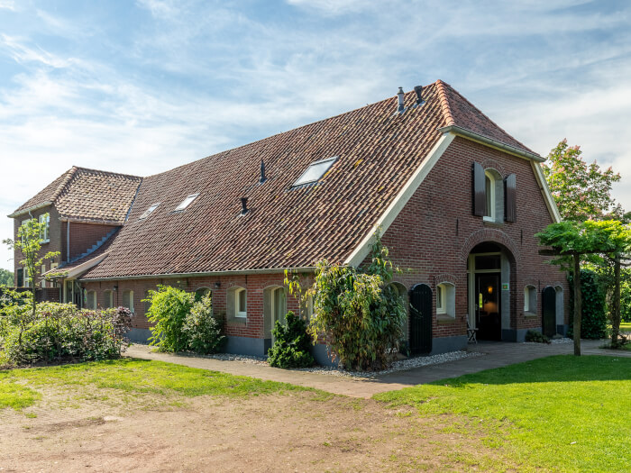 Vakantiehuis in Eibergen (Gelderland) voor 38 personen met 17 slaapkamers.